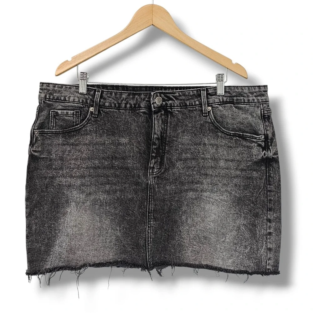 Old‎ Navy Denim Skirt 18 Black Acid Wash Mini Raw Hem Stretch Grunge Indie Y2K